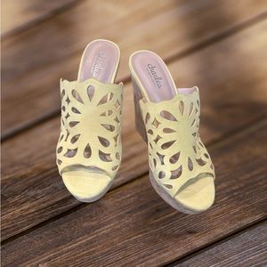 BEAUTIFUL SUMMER WEDGE SHOES
